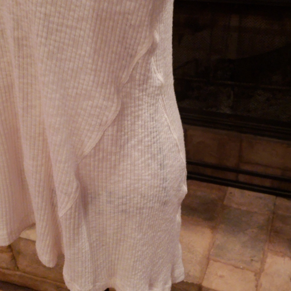 Cold Shoulder Tunic - Picture 6 of 7